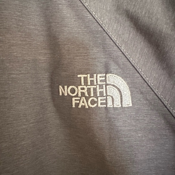 The North Face Women’s Rain jacket, size medium, color heather grey - Picture 5 of 9